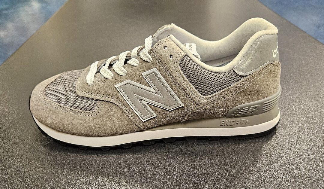 New Balance 574 in grey suede and mesh